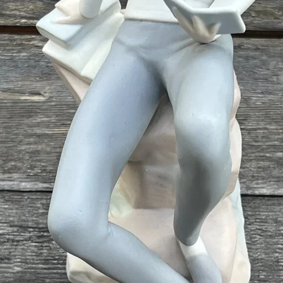 Lladro Matte Hebrew Student Jewish Boy with Book 4684 Bar Mitzvah Siddur Judacia - Picture 6 of 13